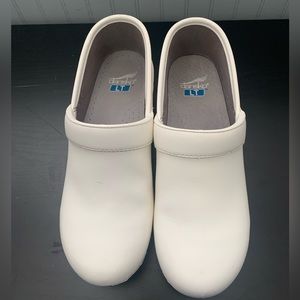 Dansko LT Clogs White Size 40‎